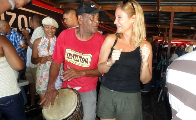 Cada día es fiesta en Mzoli's ciudad del cabo