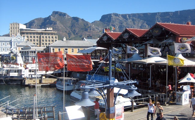 V&A Waterfront, Table Mountain de telón de fondo