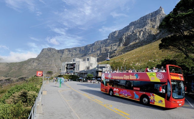 El City Sightseeing Bus en la estación del teleférico de Tabla Mountain