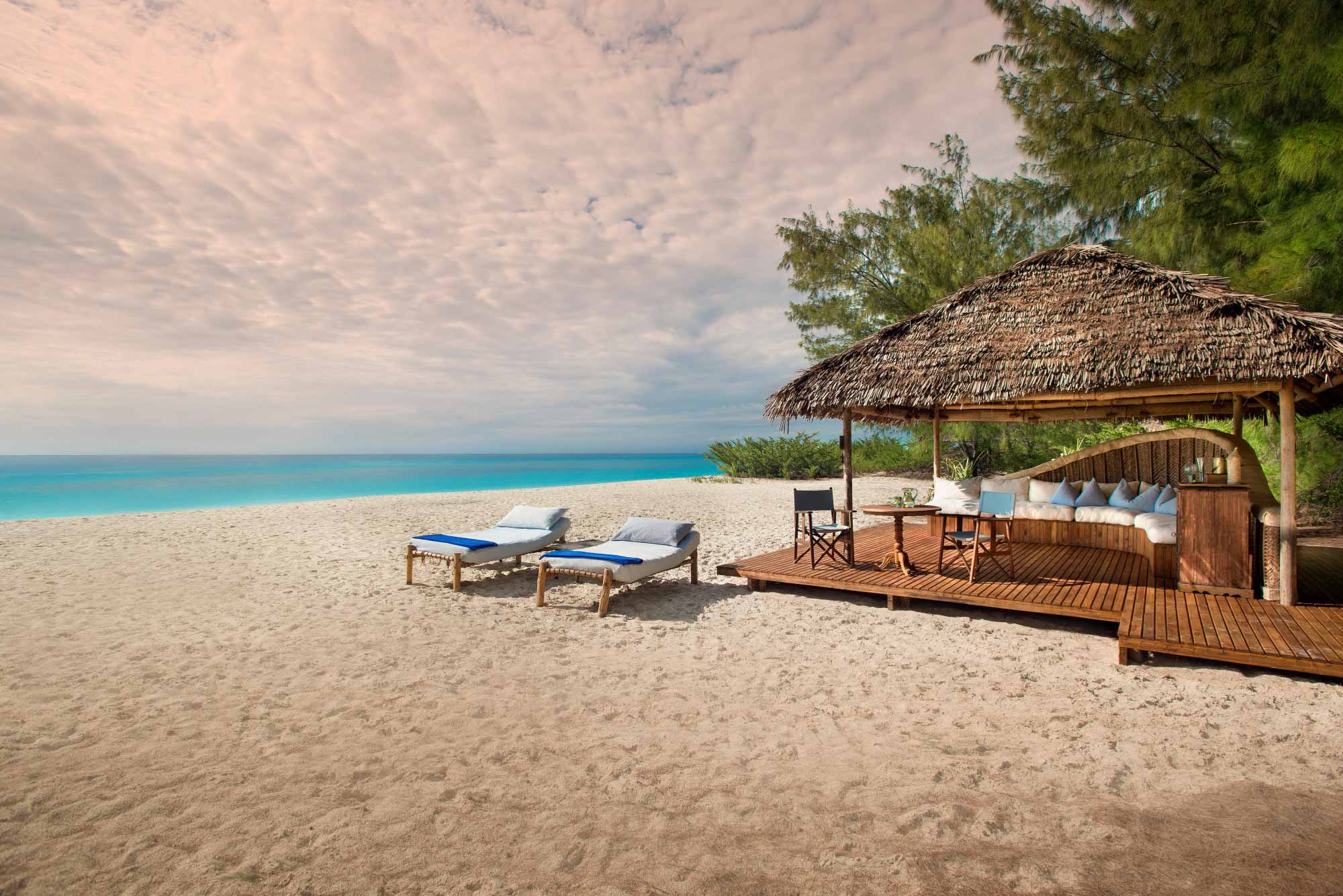 enkosi-africa-safari-zanzibar-mnemba-island-beach-1