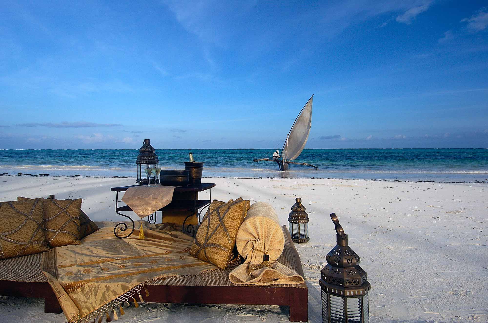enkosi-africa-safari-zanzibar-the-palms_dhow