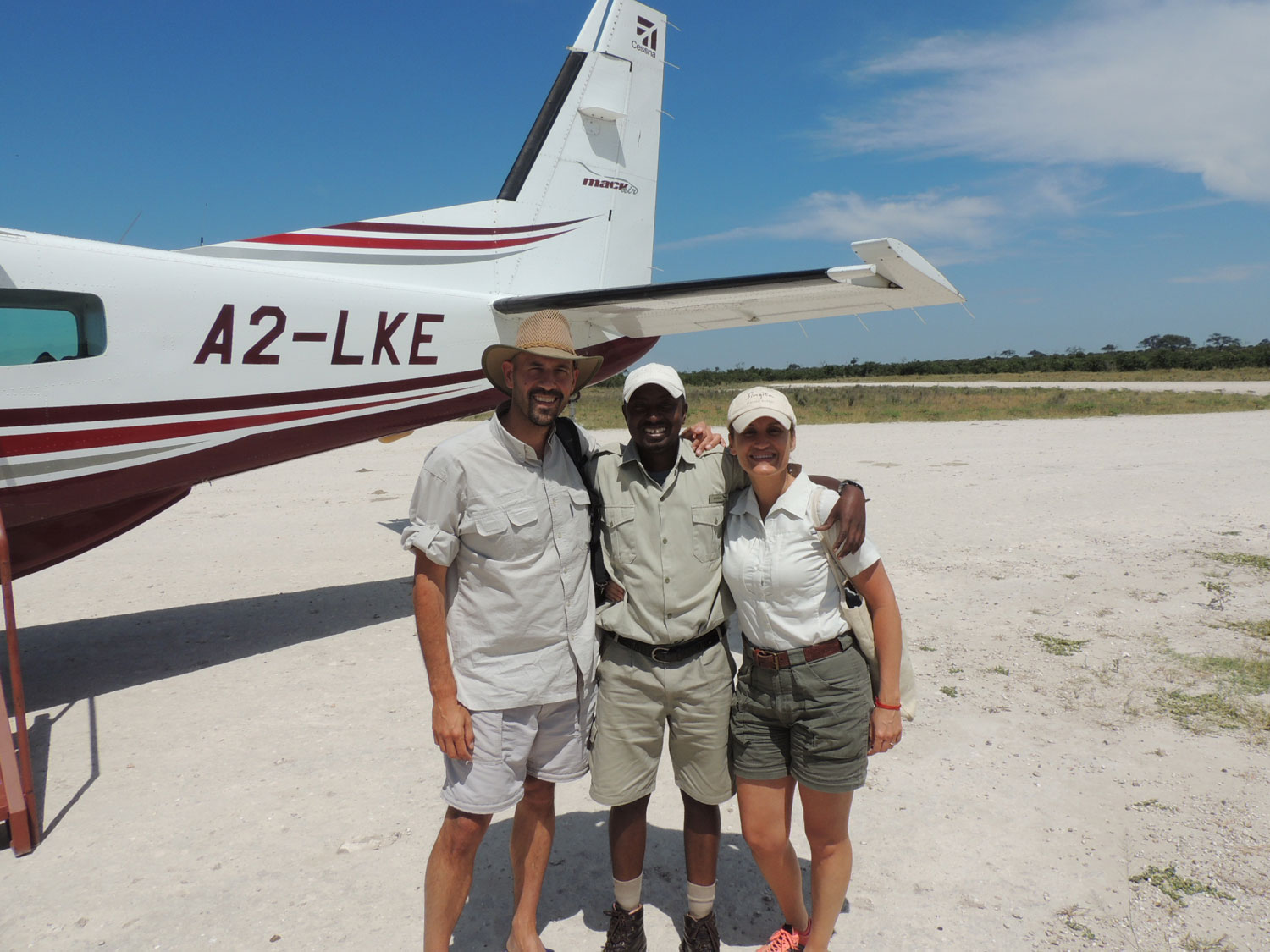 sara-y-jordi-savuti-botswana-avioneta-enkosi-arica