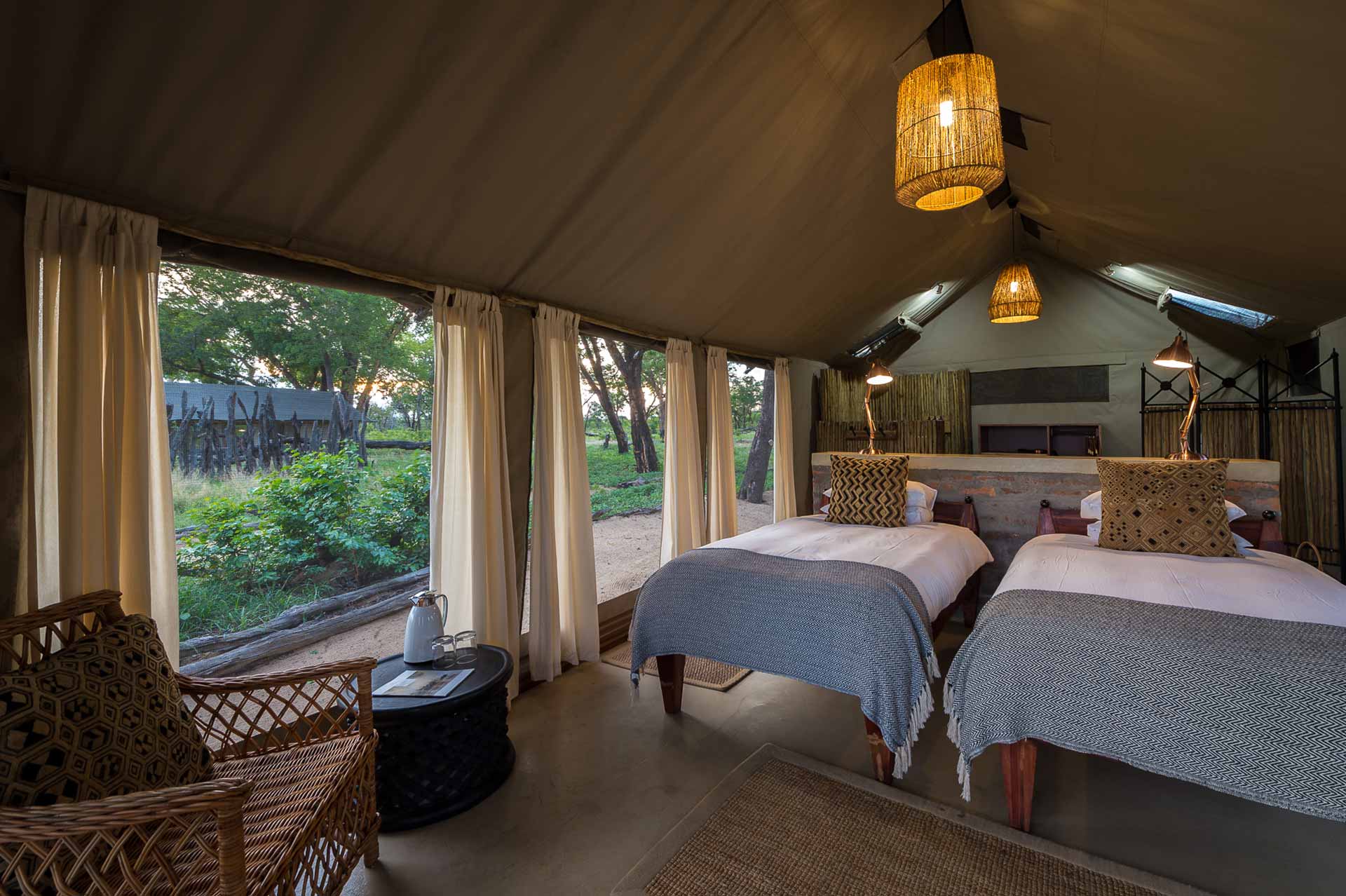 enkosi-africa-safari-zimbabwe-hwange-davisons-camp-wilderness-guest-tent-twin