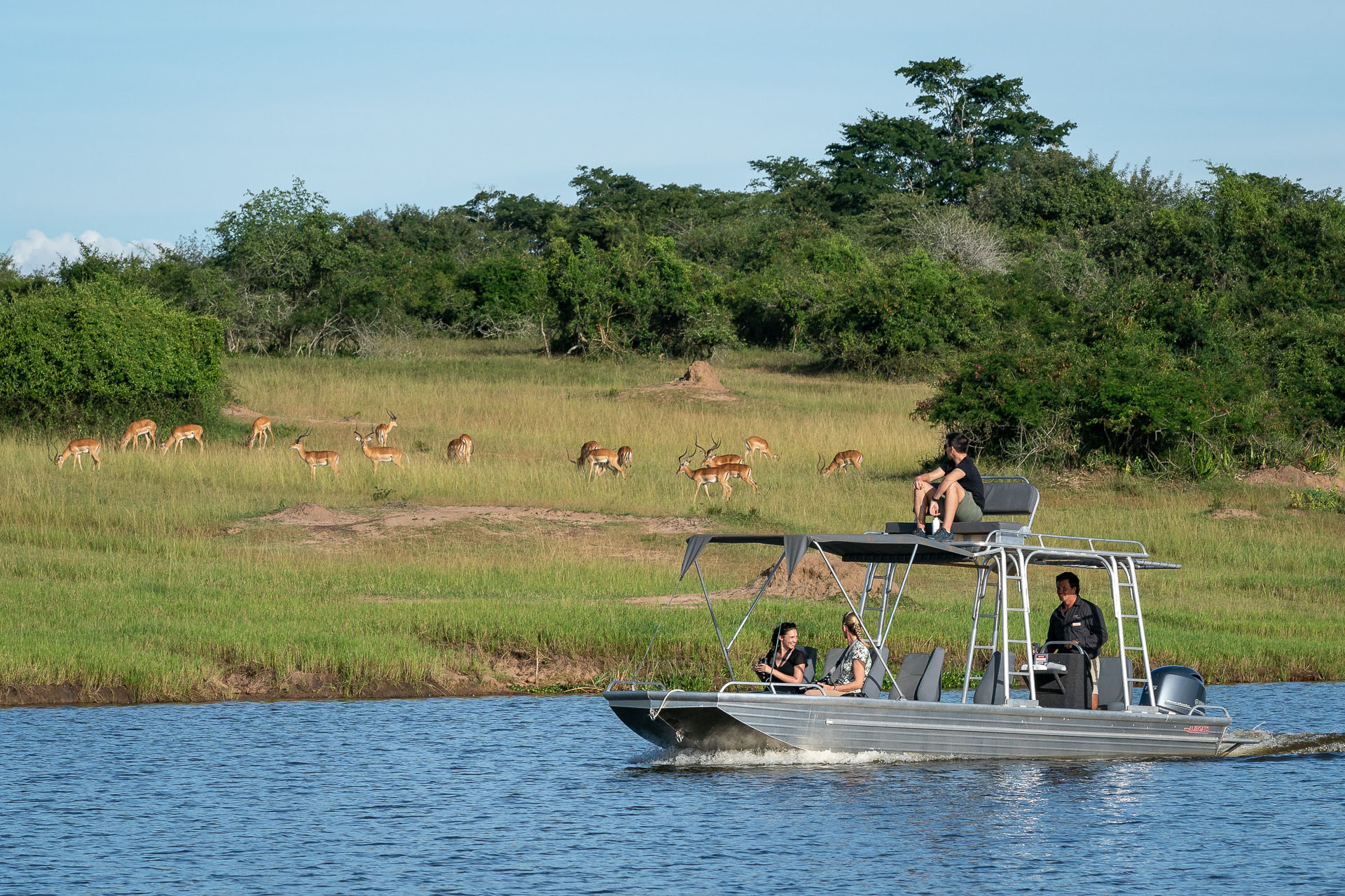 enkosi-africa-rwanda-akagera-wilderness-magashi-lake-safari-boat